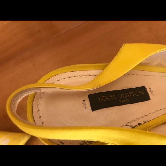 A Louis Vuitton satin shoes - Picture 4 of 5